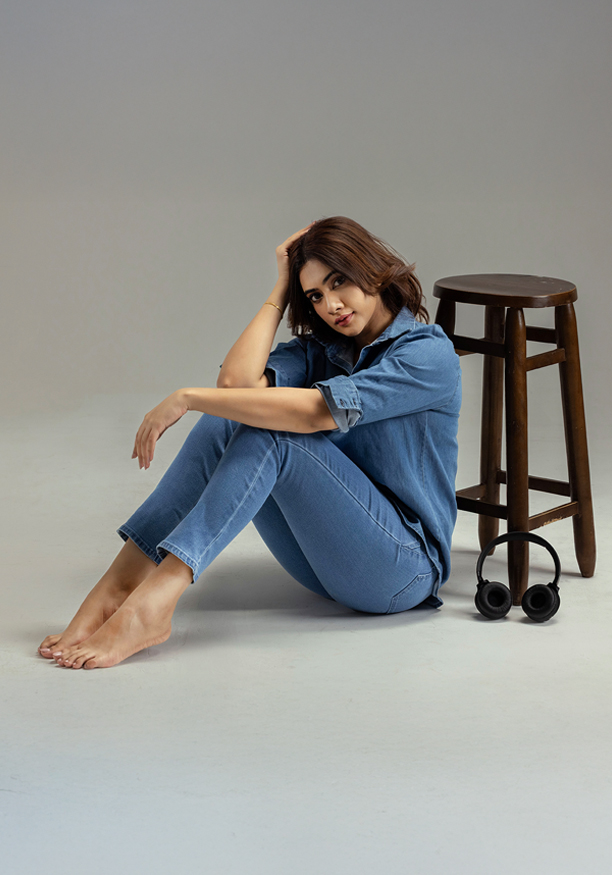 LILLY FRONT BUTTON DENIM PANT